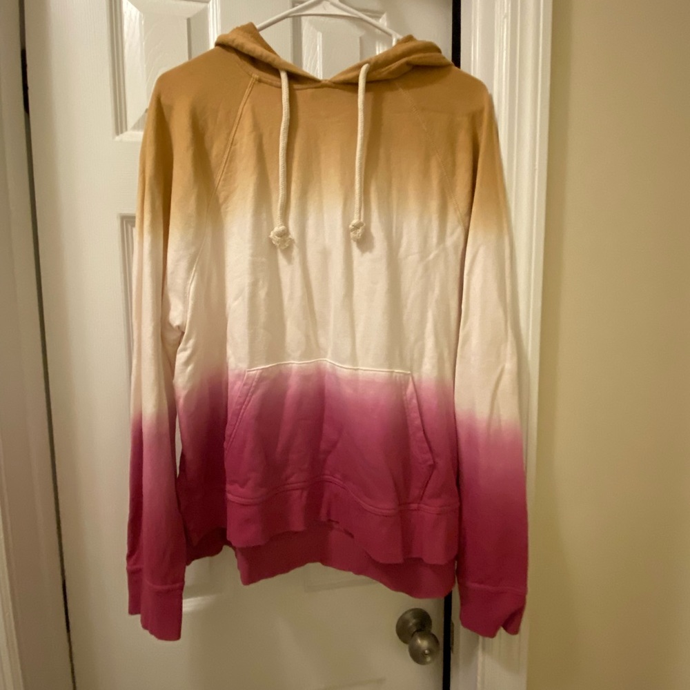 Universal thread hoodie